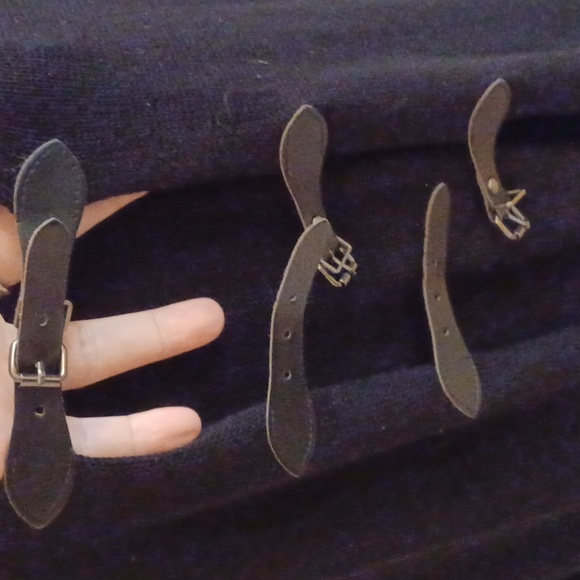 DOLLSKILL 3X WIDOW BLACK LONG SLEEVE FAUX FUR NECK/CUFFS BUCKELS FRONT SWEATER - Picture 9 of 16